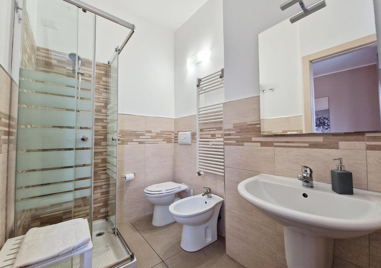 Double or Twin Room Private Bathroom