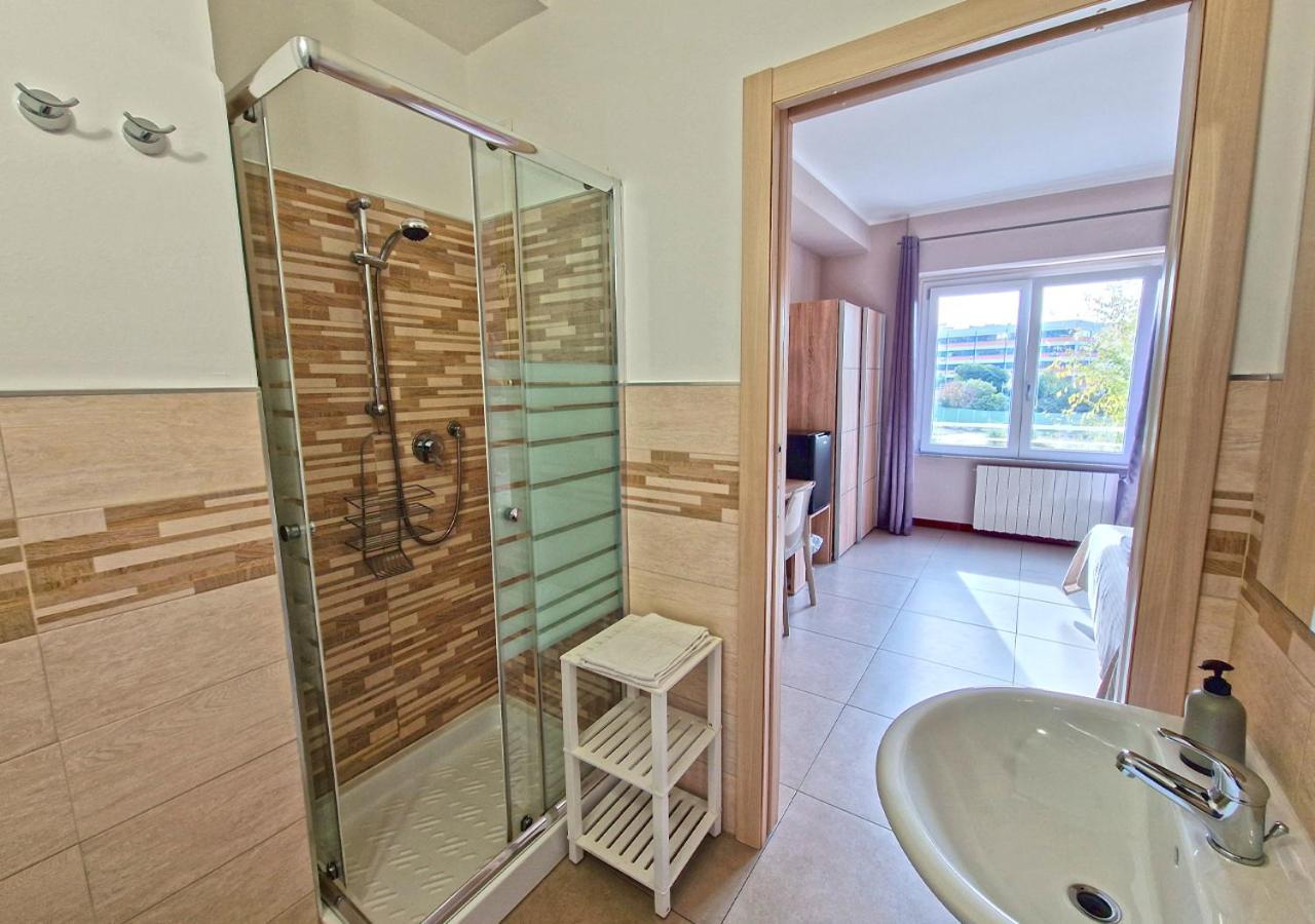 Double or Twin Room Private Bathroom